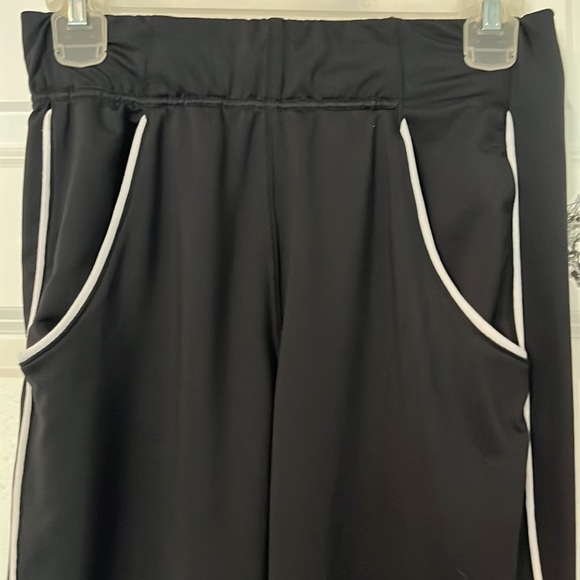 GYMSHARK XS BLACK PANTS - Picture 4 of 12